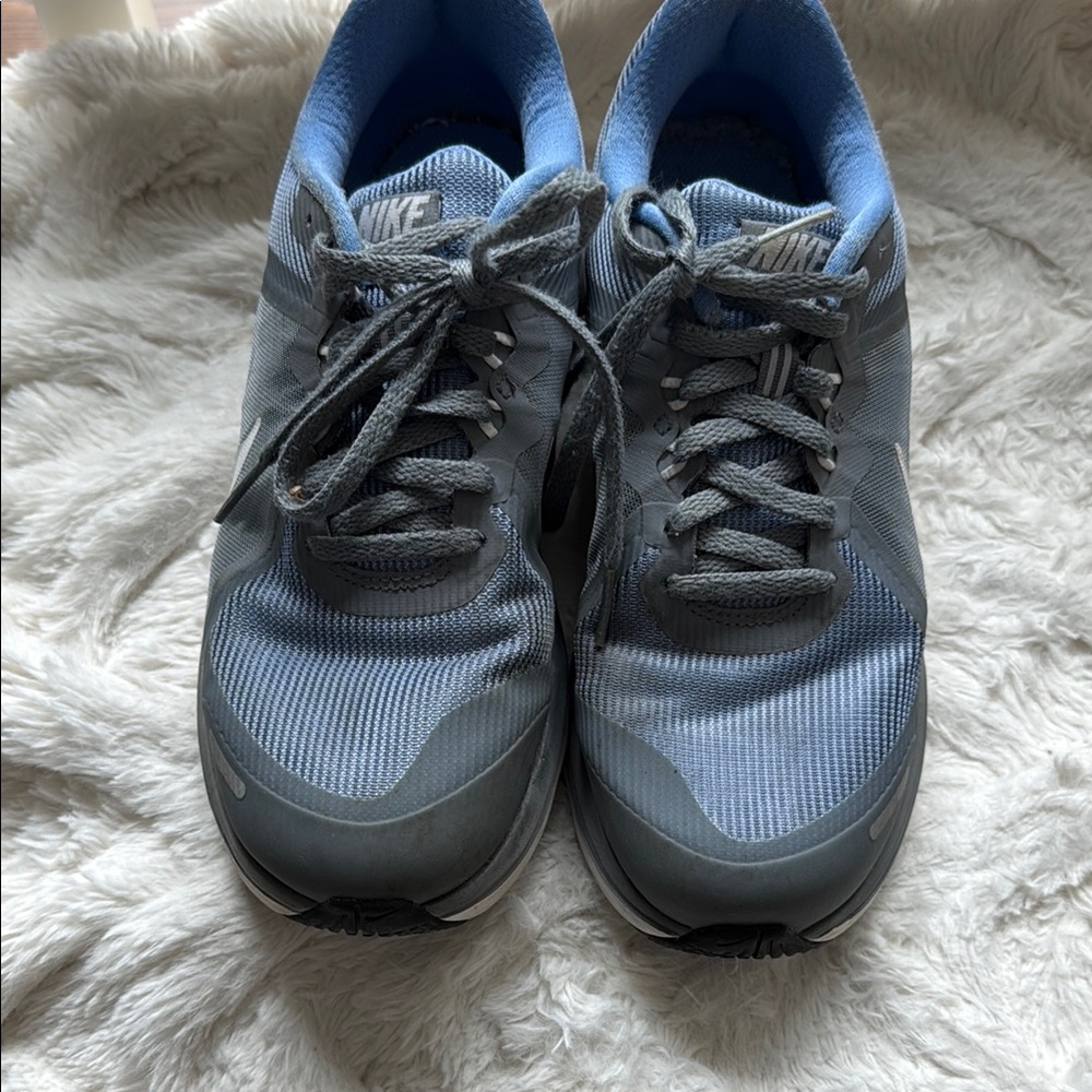 Nike Dual-Tone Gray and Blue Running Shoes